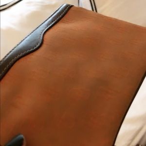 dooney and bourke wallet